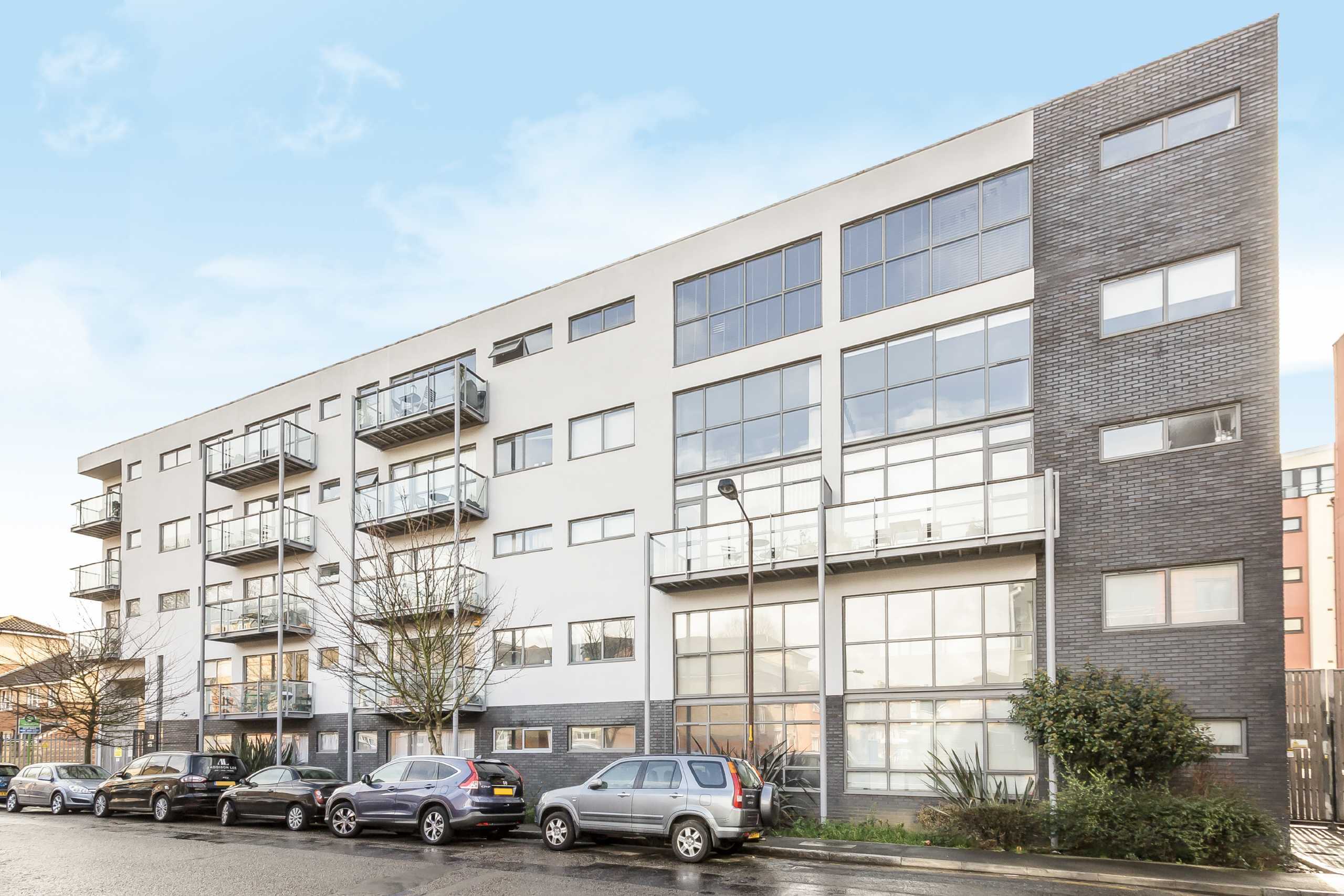Flat Varcoe Road in Greater London