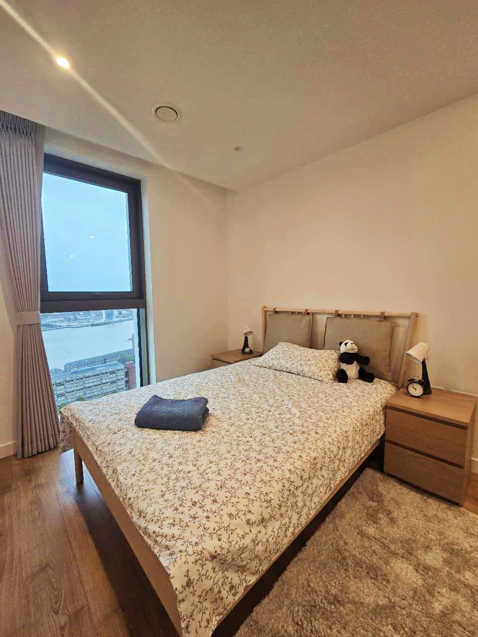 Flat Lord Amory Way in Greater London