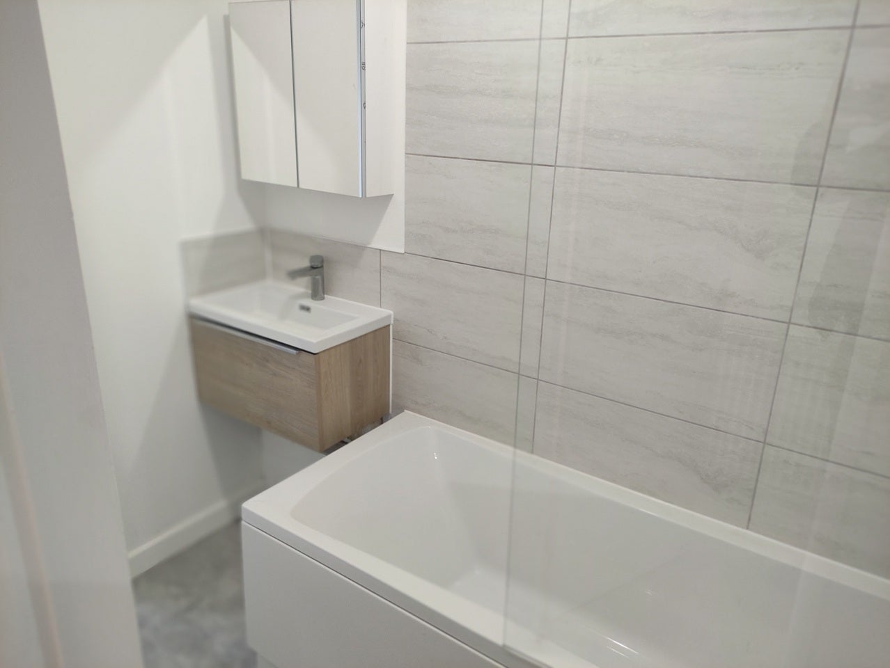 Room St Benards Close in Greater London