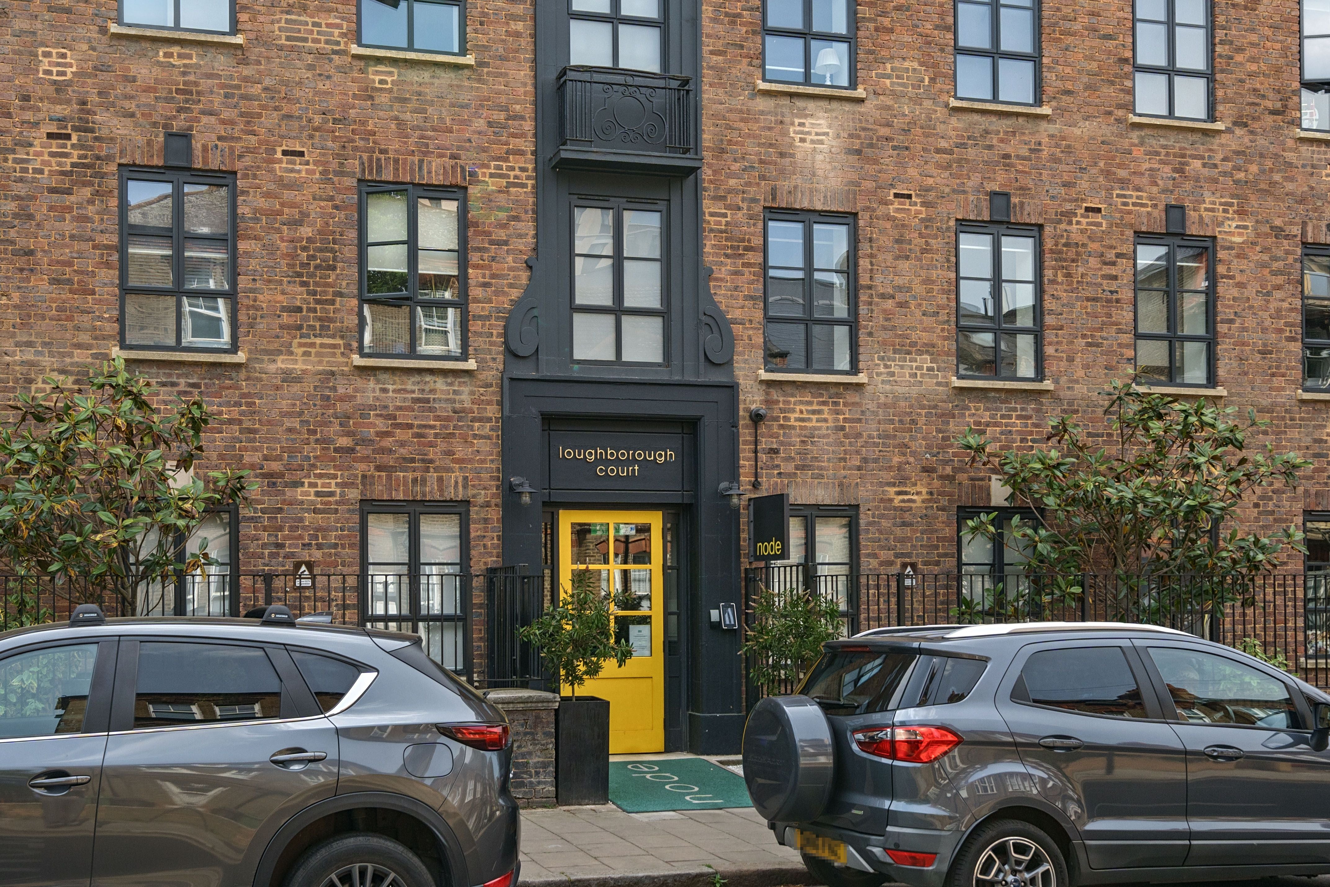 Flat Shakespeare Road in Greater London