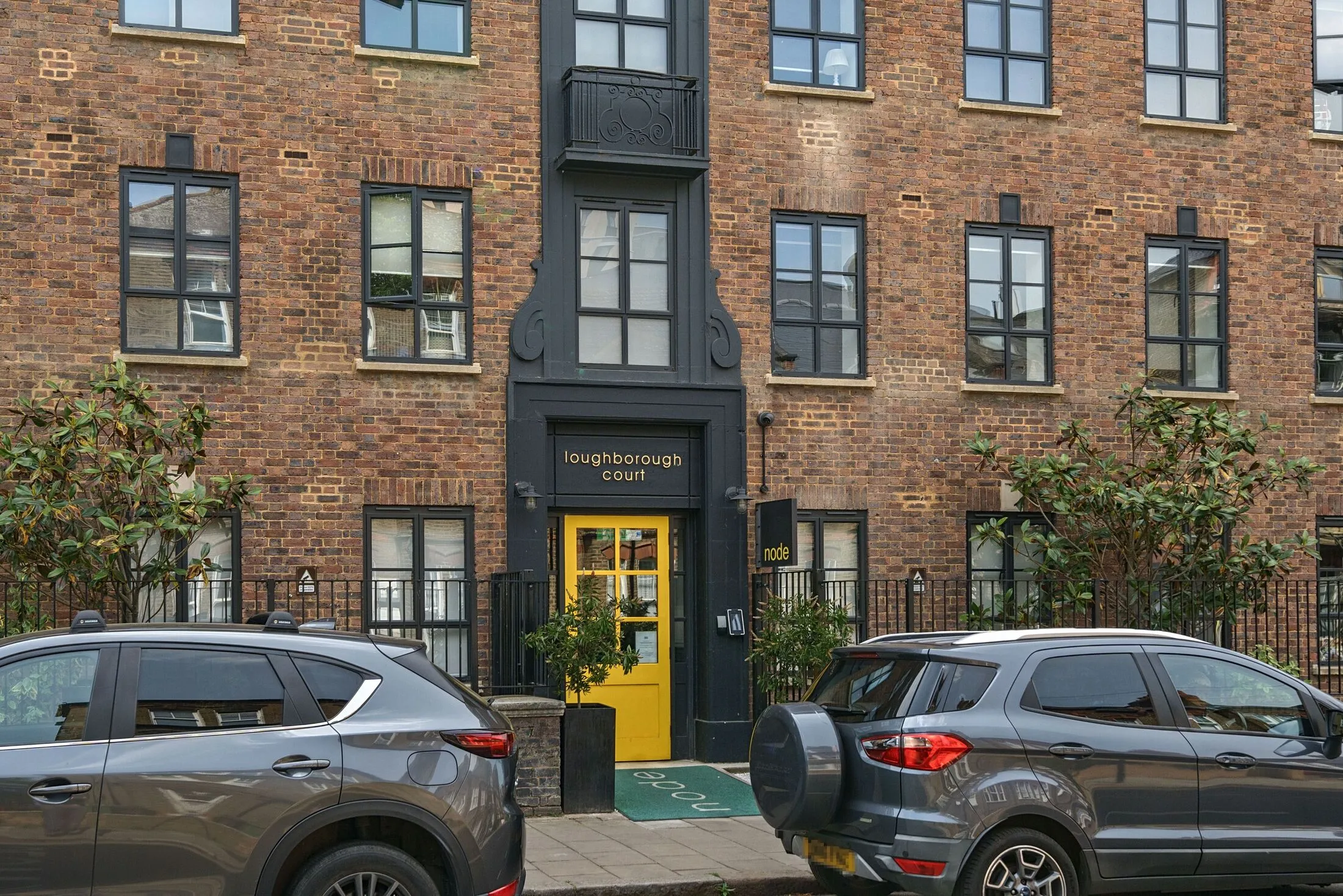 Flat Shakespeare Road in Greater London