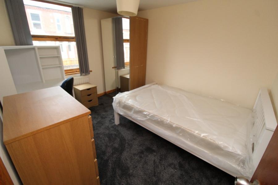 Room Balfour Road in Nottingham