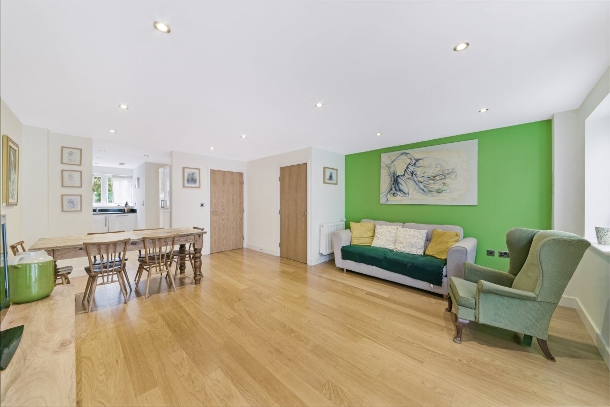 House Fairthorn Road in Greater London