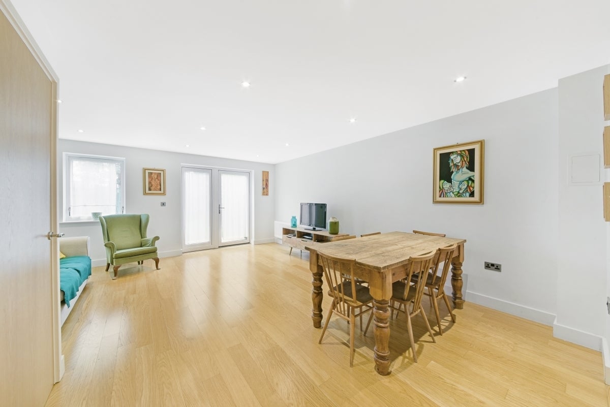 House Fairthorn Road in Greater London