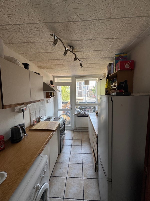 Room De Beauvoir Road in Greater London