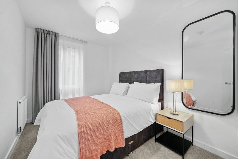 Room Rolling Street in Salford