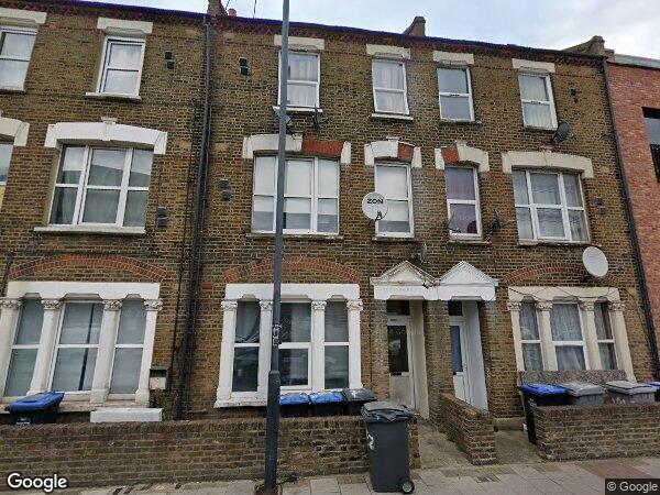 Flat Harrow Road in Greater London
