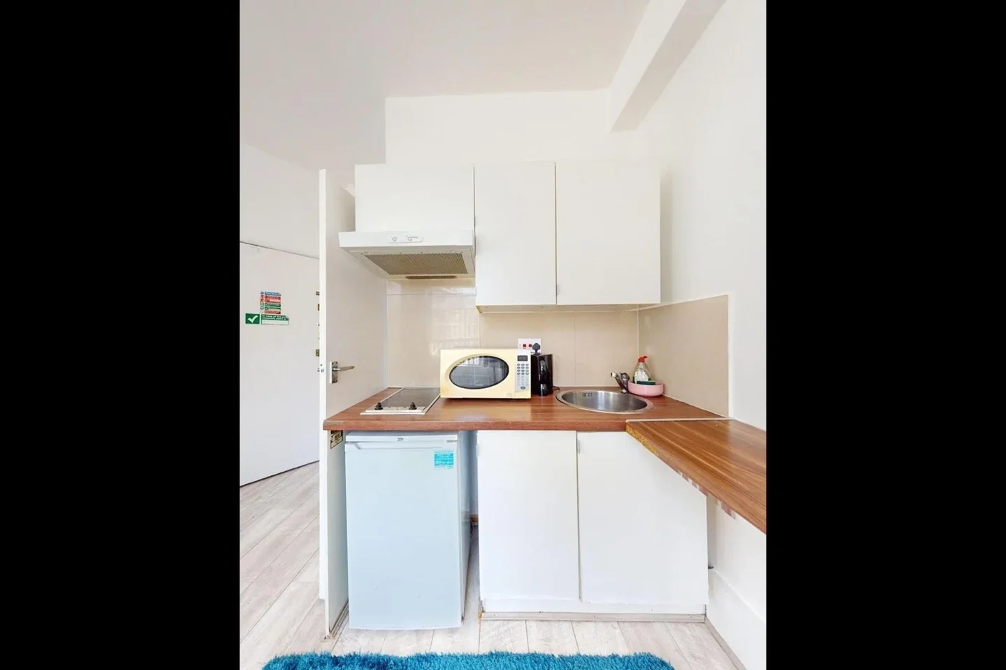 Flat Knaresborough Place in Greater London