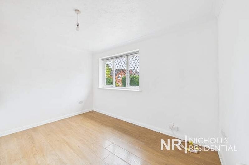 Flat Ardrossan Gardens in Epsom and Ewell