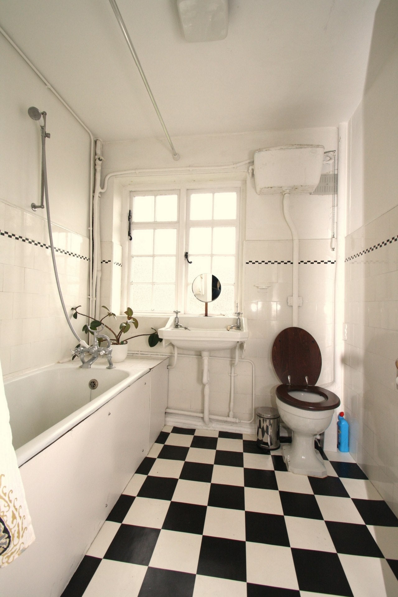 Flat Lyttelton Road in Greater London