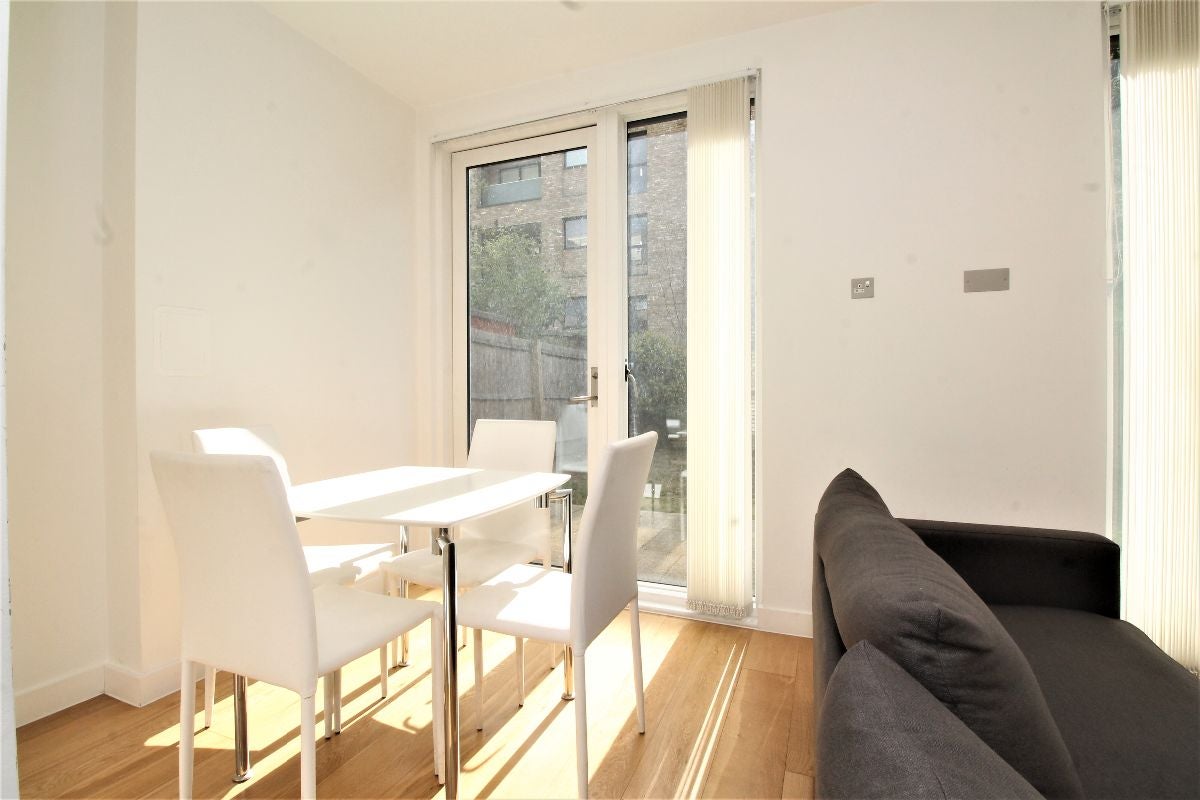 House Bristol Walk in Greater London