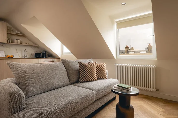 Flat Gloucester Avenue in Greater London