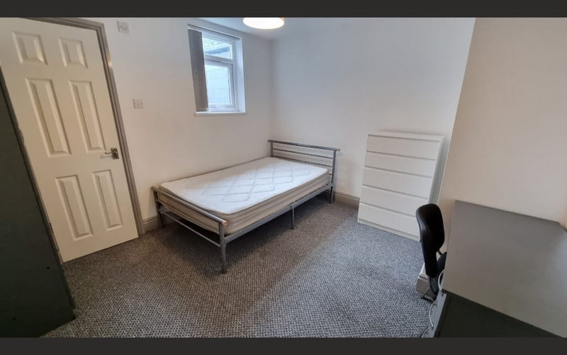 Room Alton Road in Birmingham