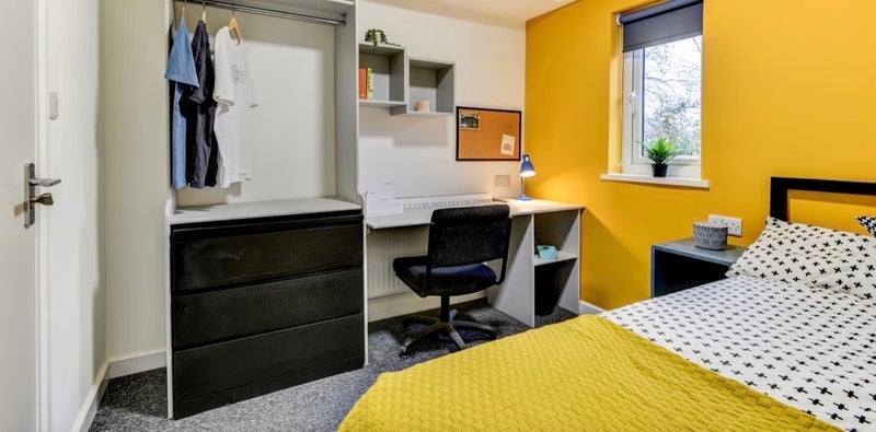 Room Rowlandson Gardens in Bristol