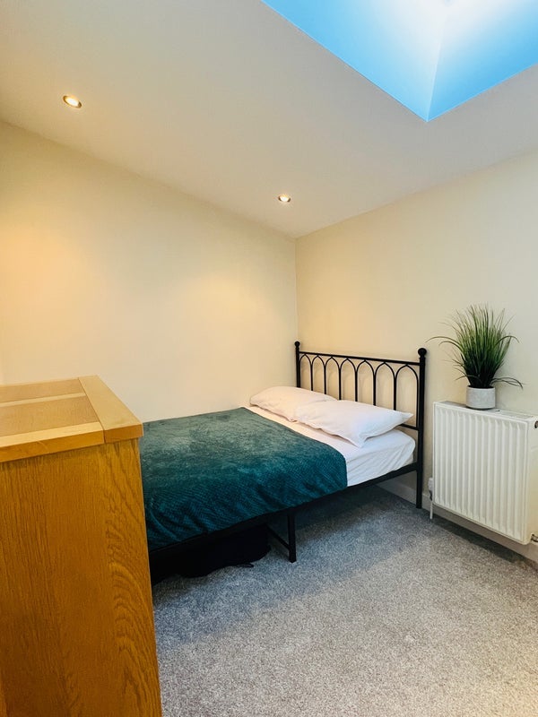 Room Hedgley Mews in Greater London