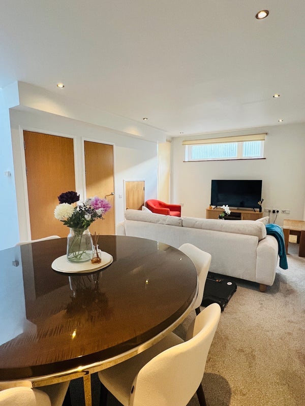 Room Hedgley Mews in Greater London