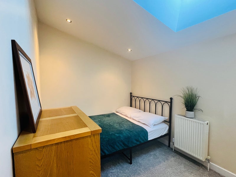 Room Hedgley Mews in Greater London