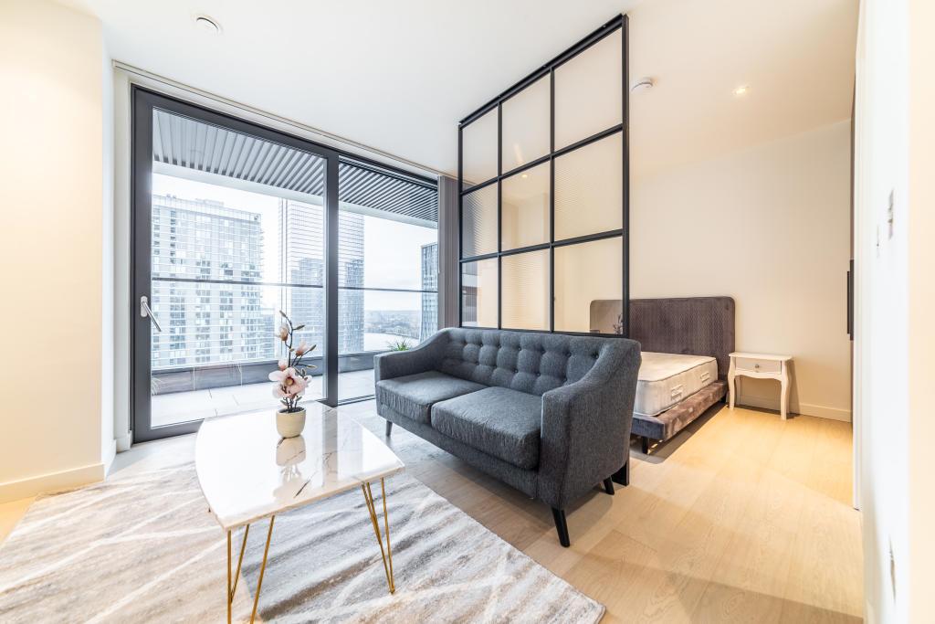 Flat Burdett Road in Greater London