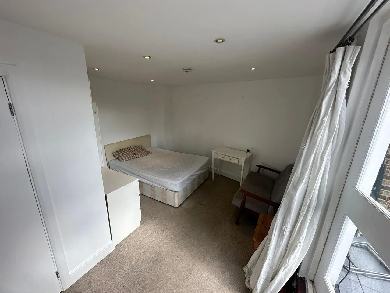 Room Pentonville Road in Greater London