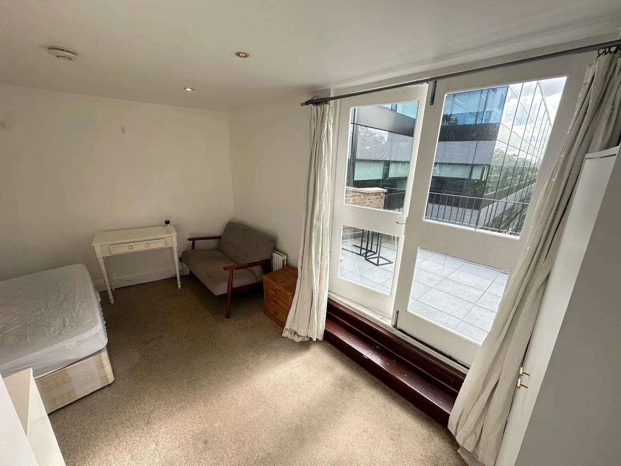 Room Pentonville Road in Greater London