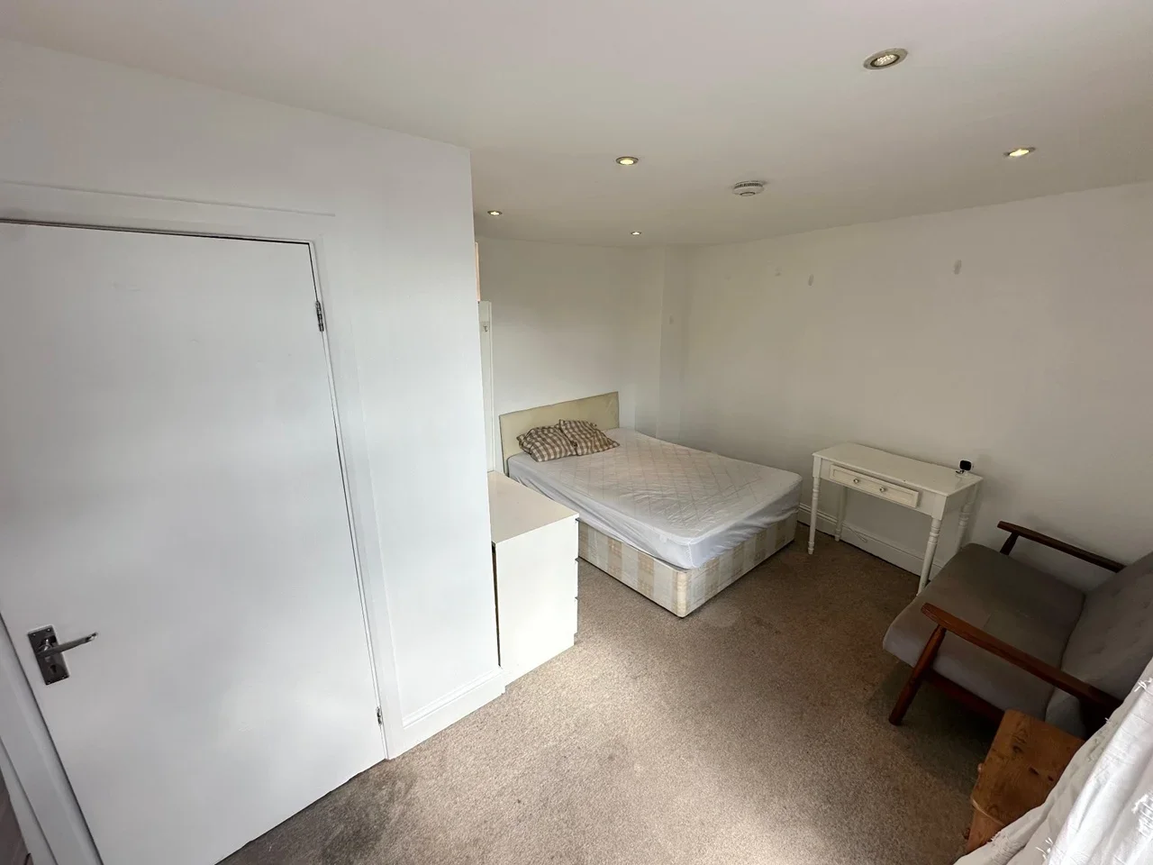 Room Pentonville Road in Greater London