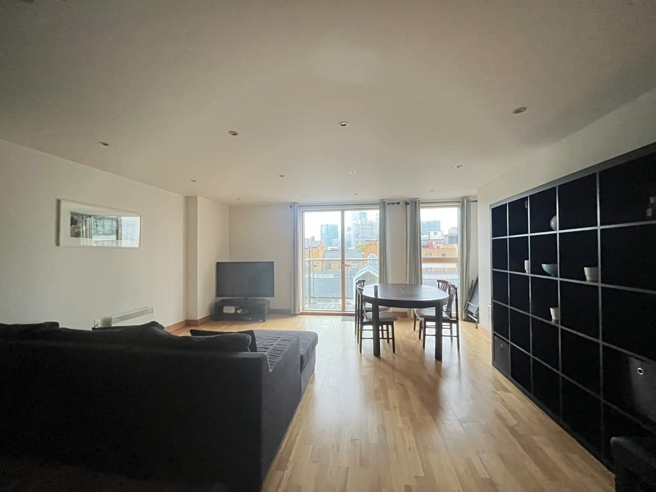 Flat Burdett Road in Greater London