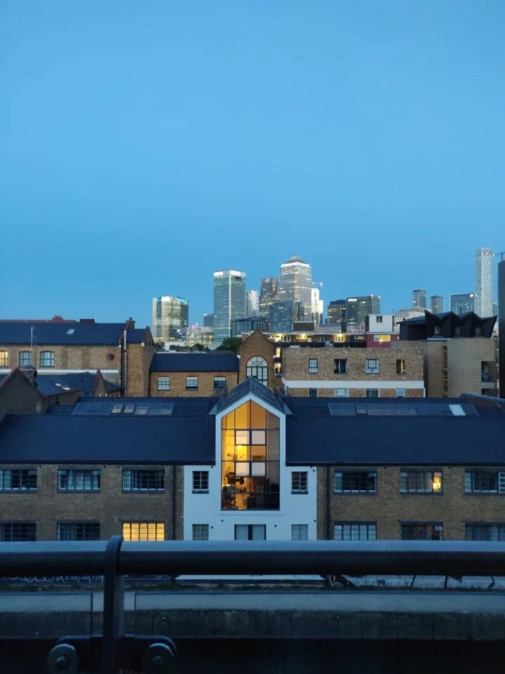 Flat Burdett Road in Greater London