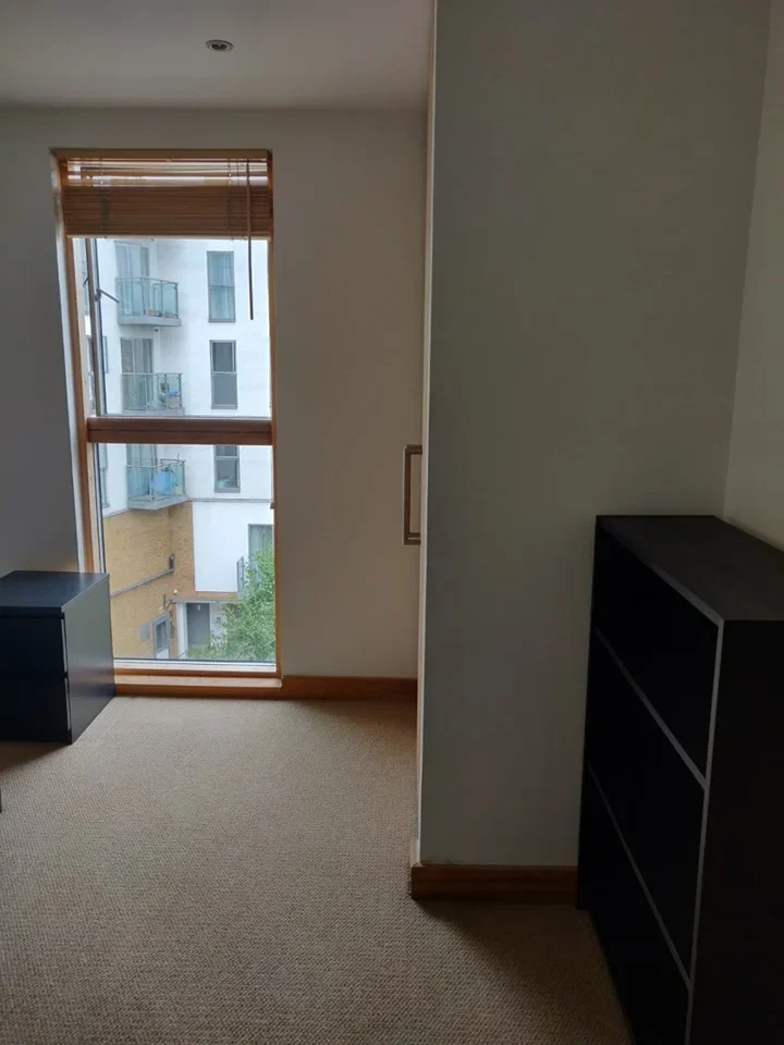 Flat Burdett Road in Greater London