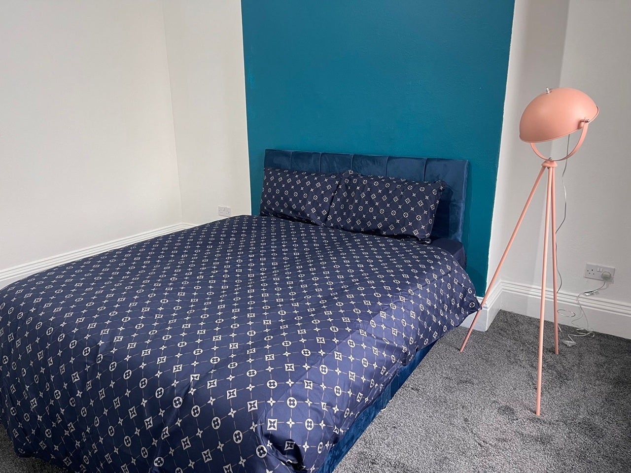 Room Chorley Old Road in Bolton
