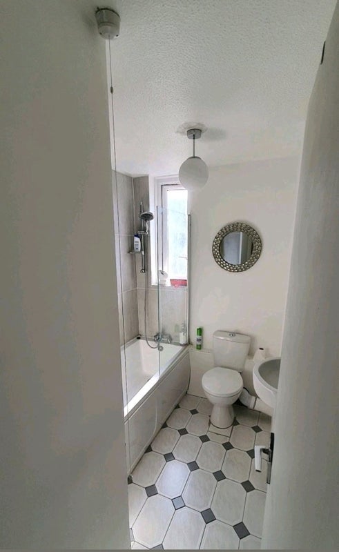 Flat Lucey Way in Greater London
