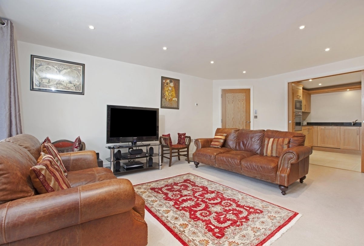 Flat Linkside in Maidenhead