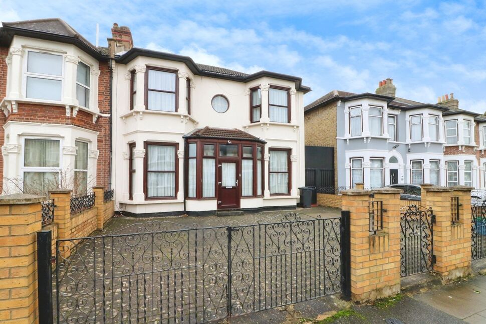 House Elgin Road in Greater London