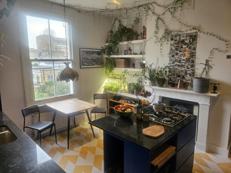 Room Stoke Newington Road in Greater London