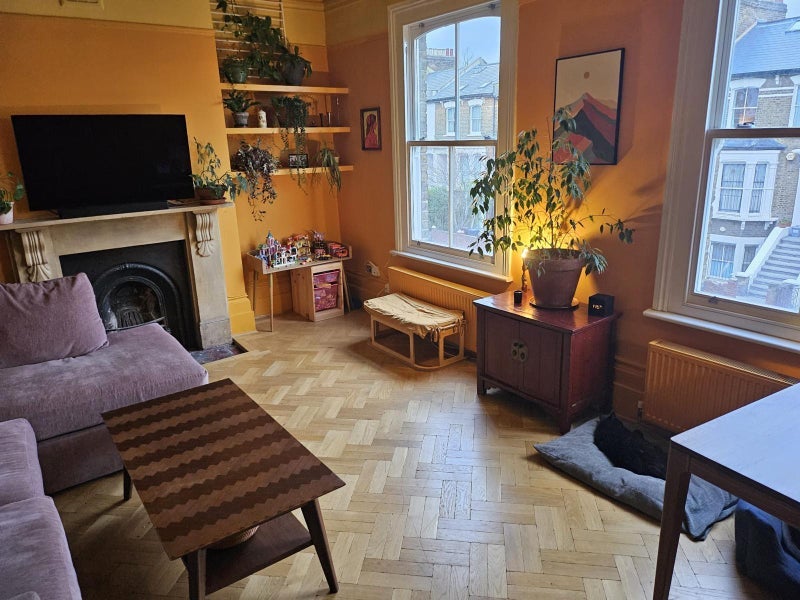 Room Stoke Newington Road in Greater London