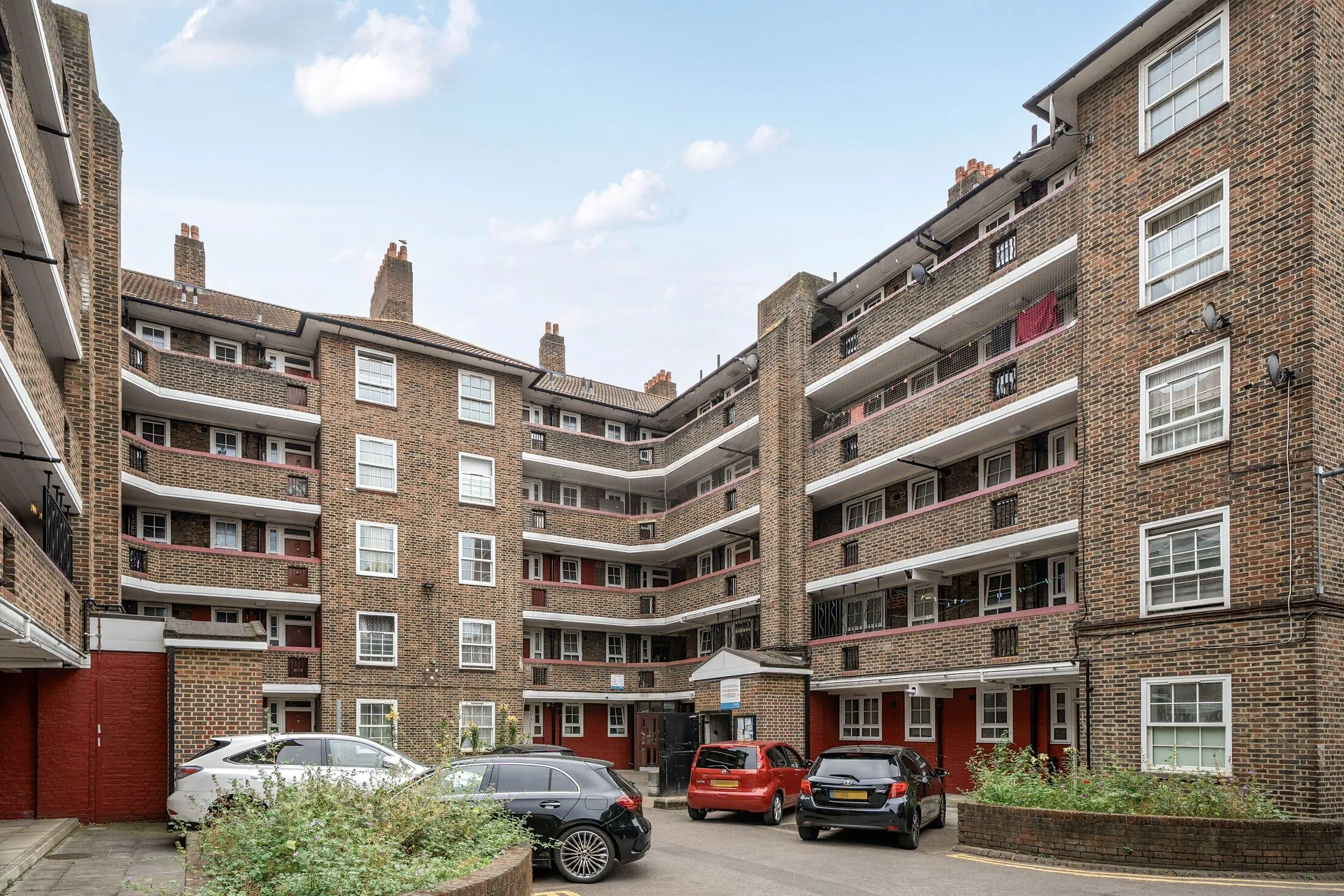Flat Peckham Grove in Greater London