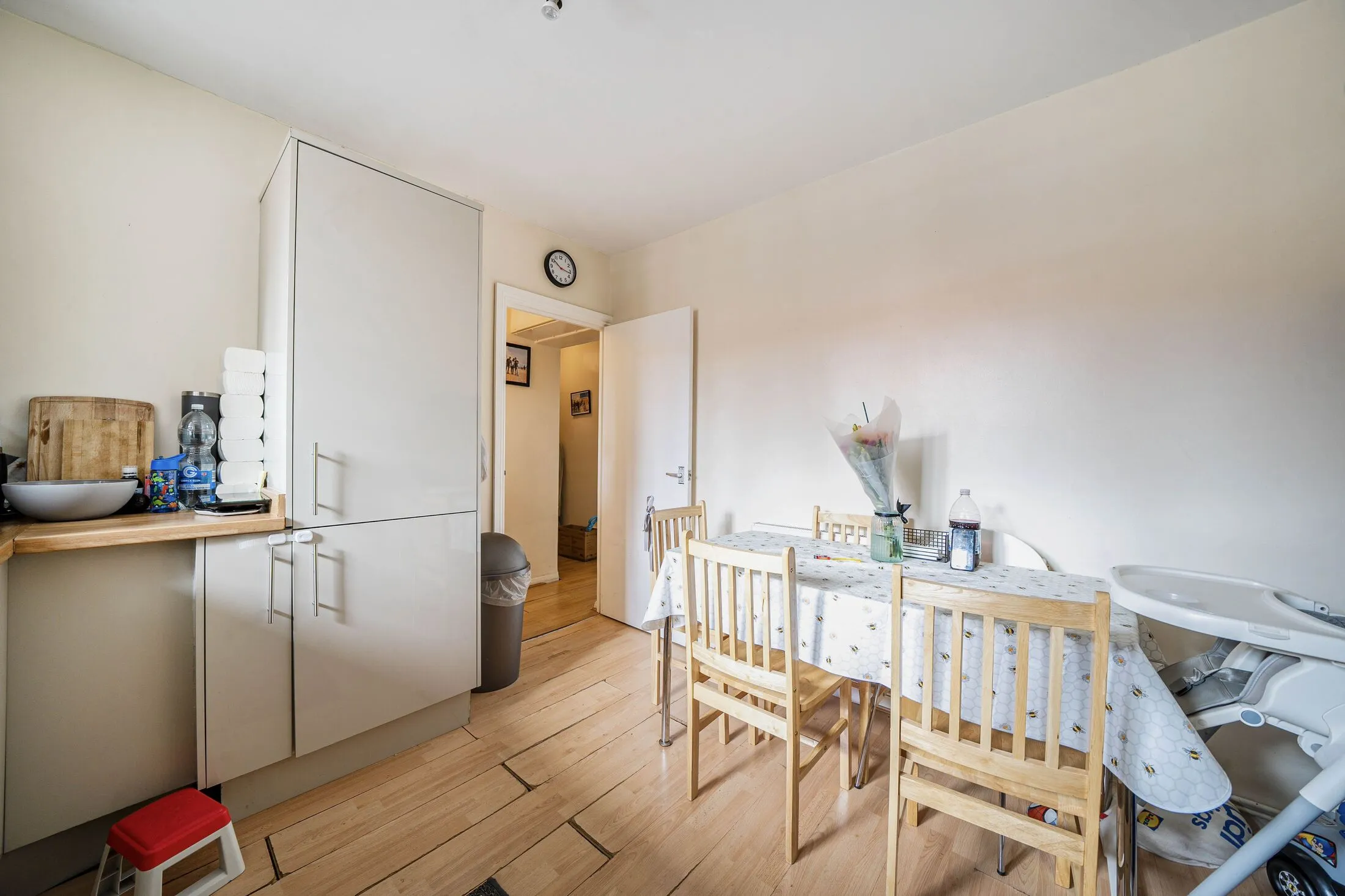 Flat Peckham Grove in Greater London