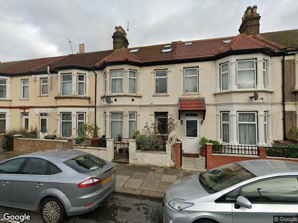 Flat Harpour Road in Greater London