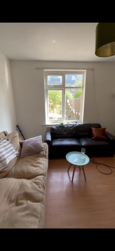 Room Topsham Road in Greater London