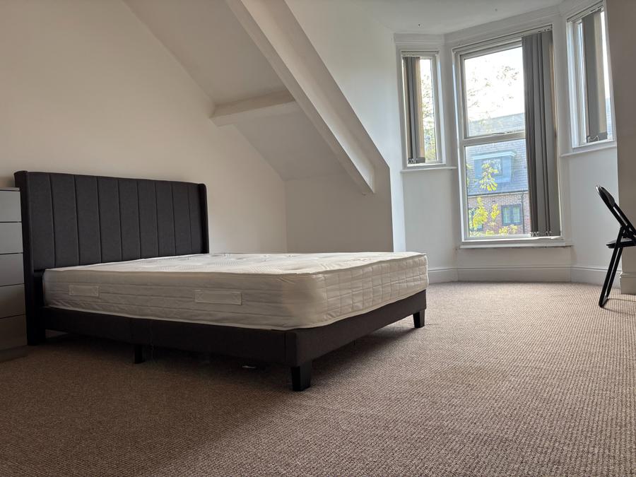 Room Mowbray Close in Sunderland