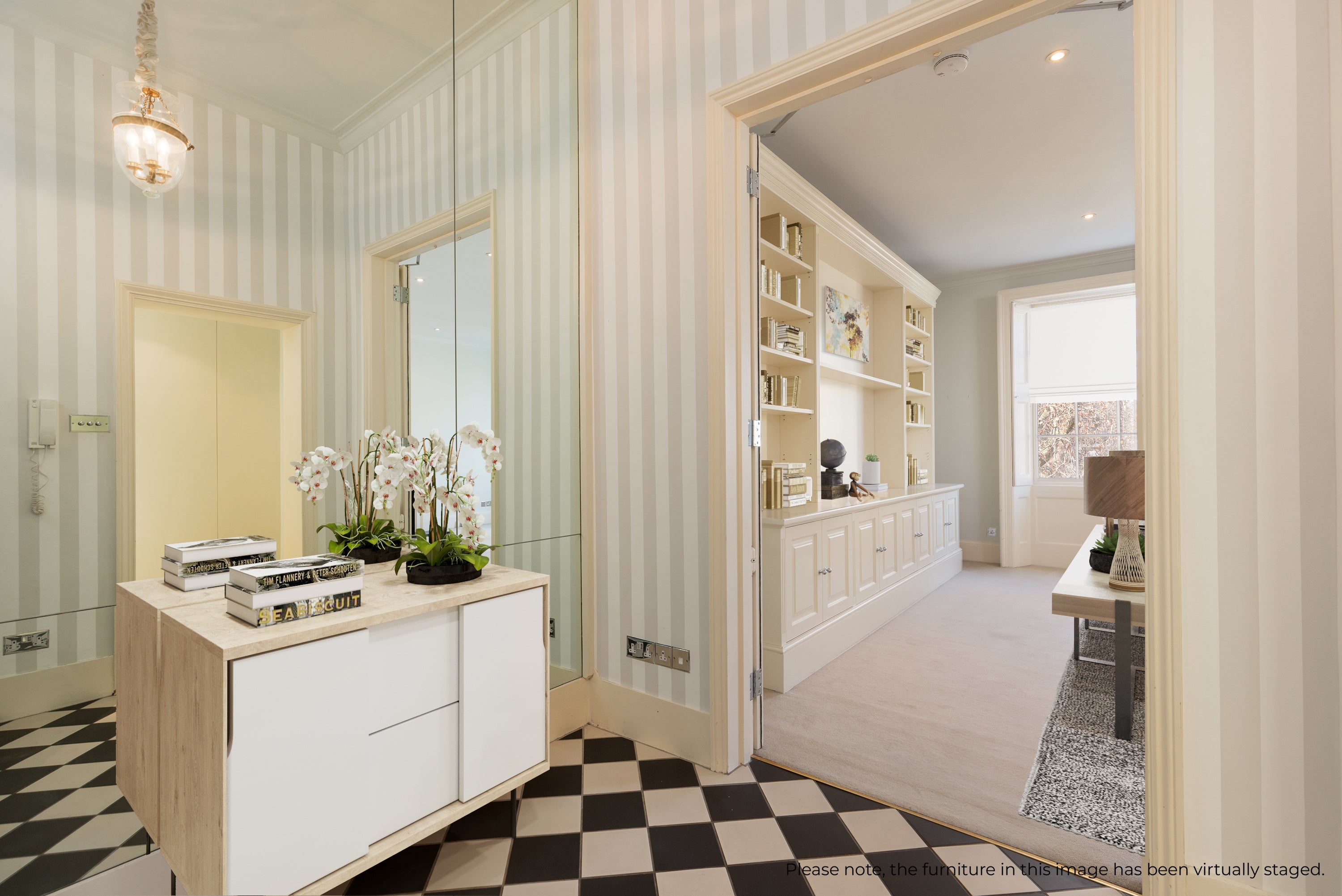 Flat Eccleston Square Mews in City of Westminster
