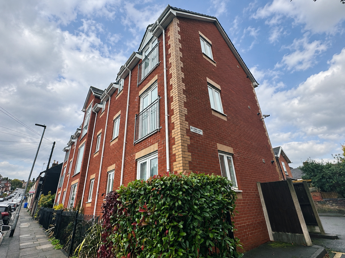 Flat James Street in Stoke-on-Trent