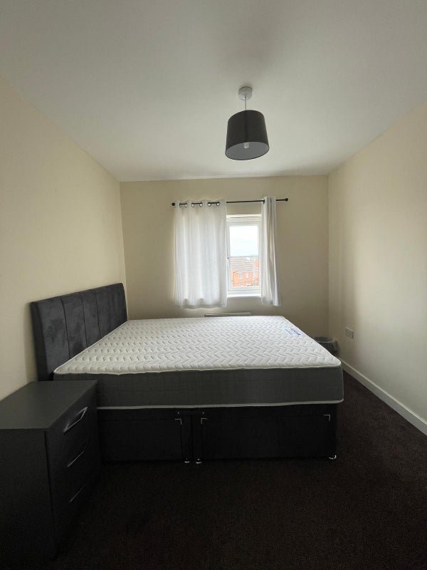 Room Birstall Meadow Road in Charnwood