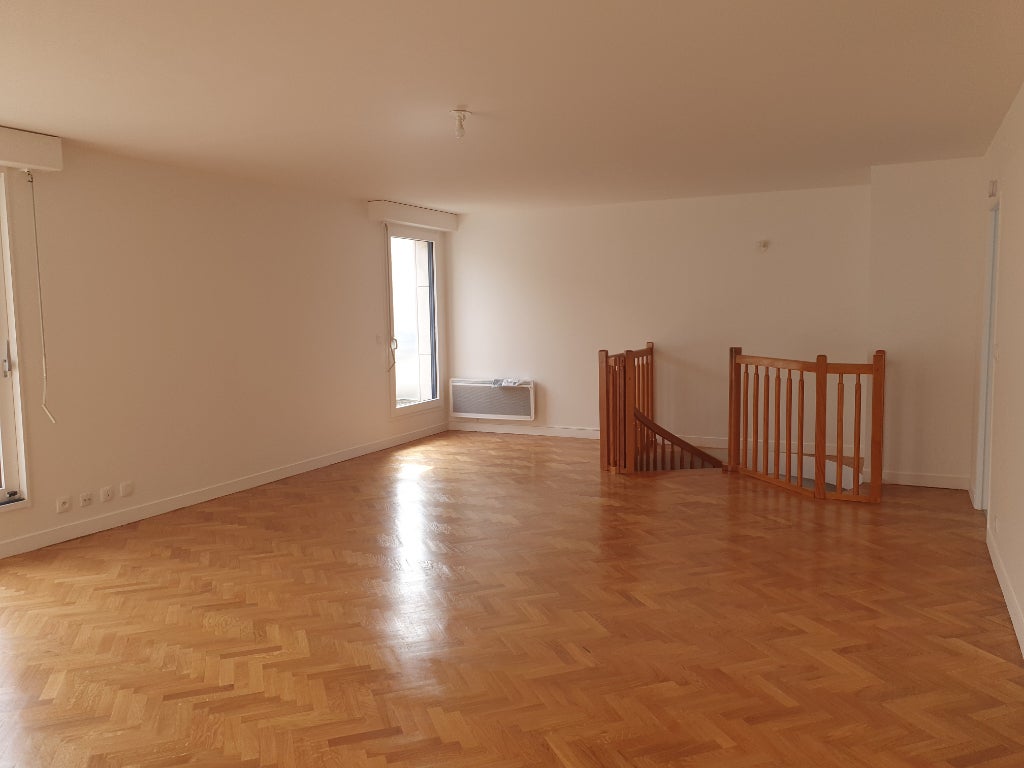 Flat Rue du Faubourg Saint-Antoine in Paris