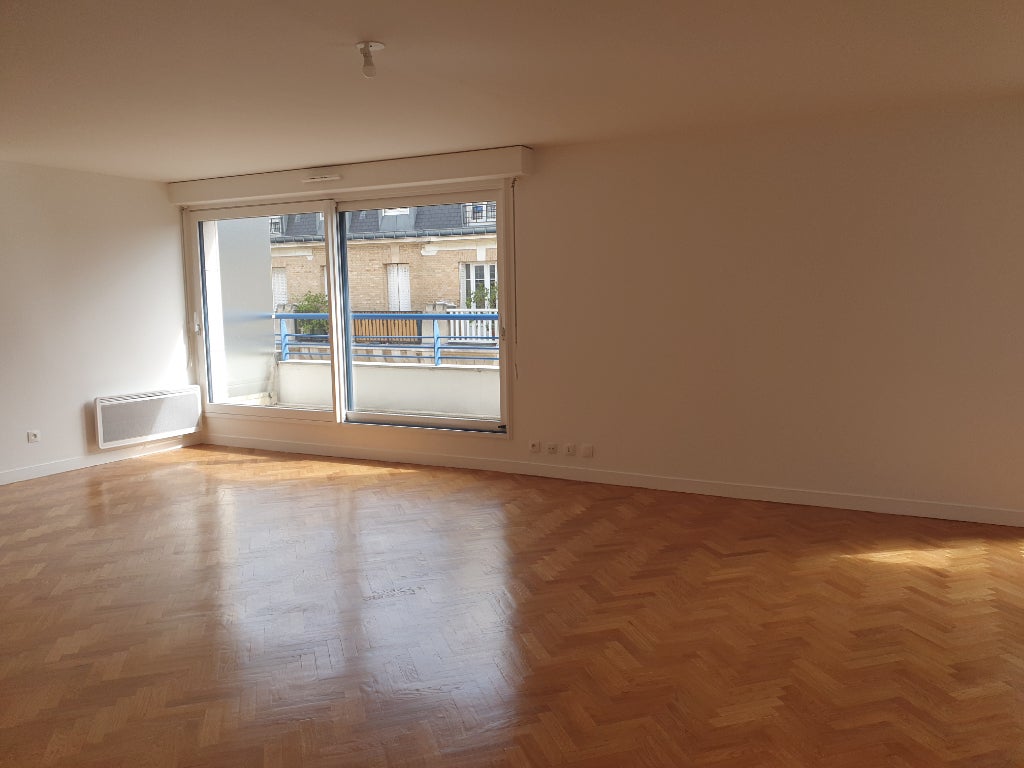 Flat Rue du Faubourg Saint-Antoine in Paris