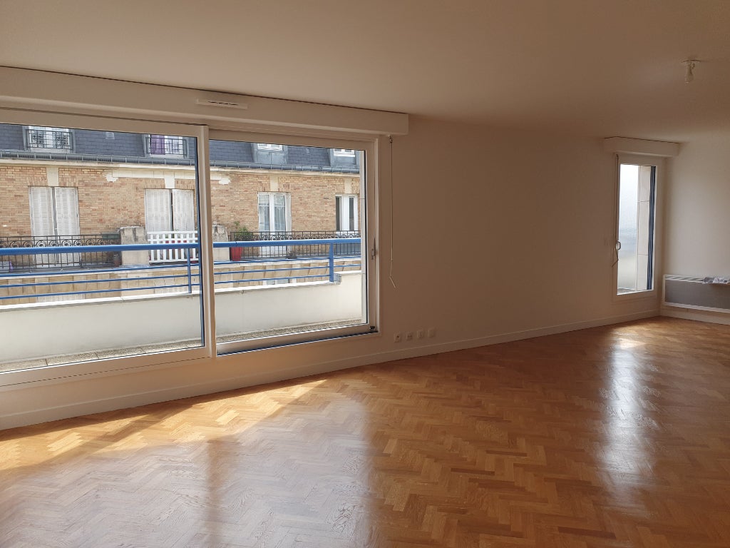 Flat Rue du Faubourg Saint-Antoine in Paris