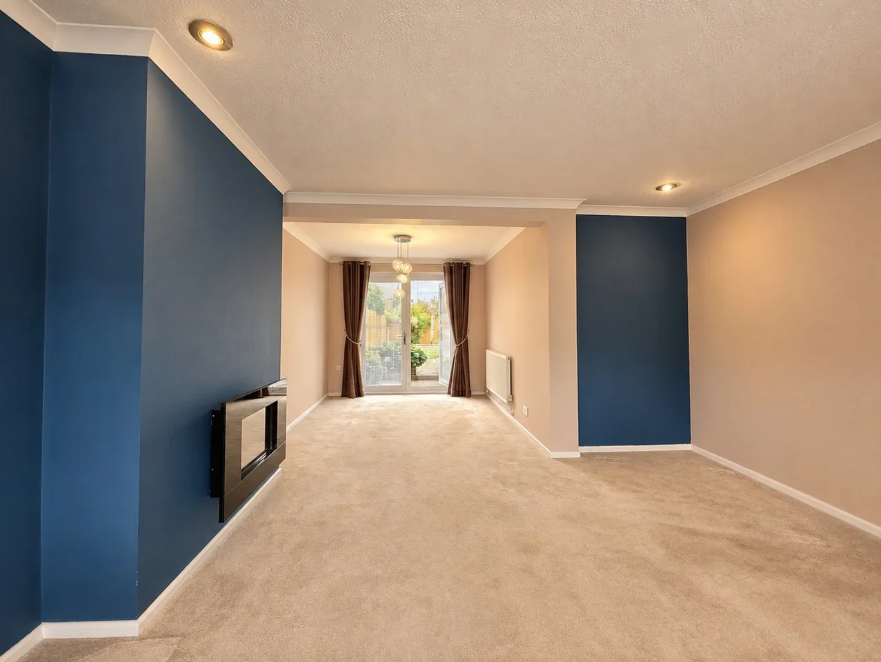 House Sawtry Close in Luton