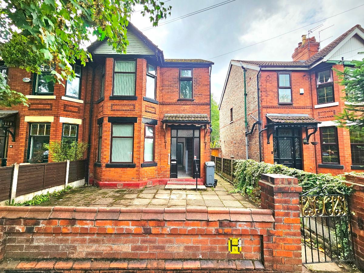 House Old Hall Lane in Manchester