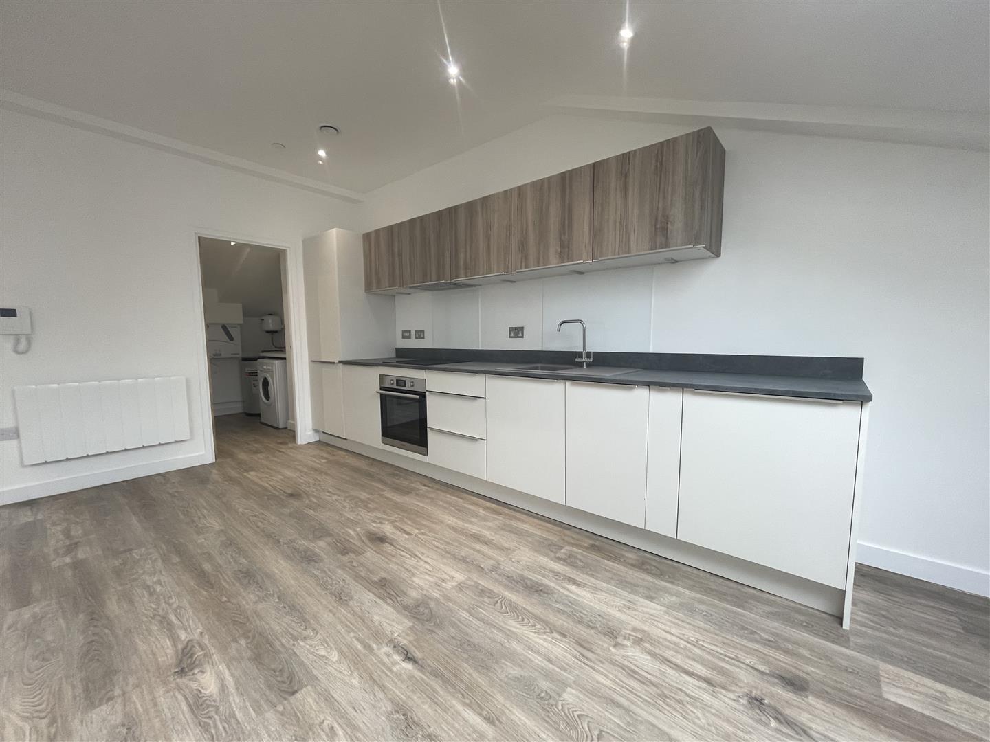 Flat Ashwood Way in Basingstoke and Deane