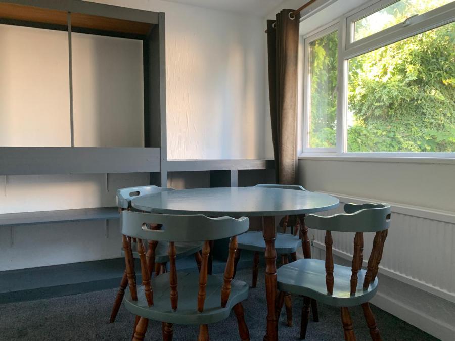 Flat Brookfield Crescent in Oxford