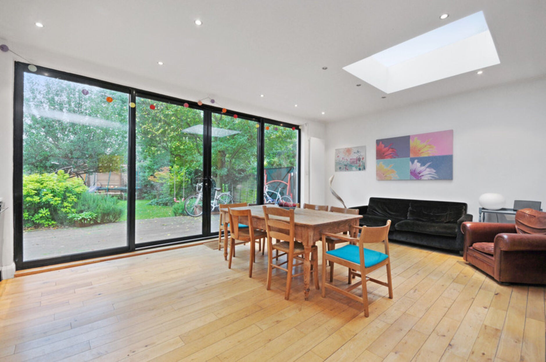 House Emlyn Road in Greater London